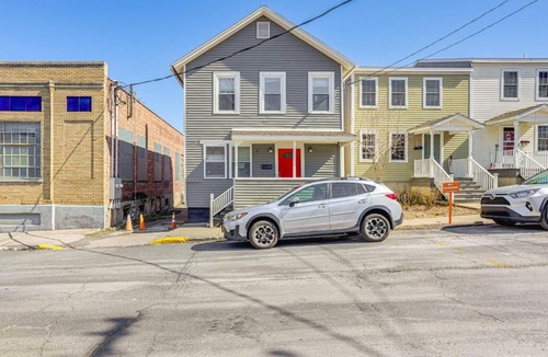 Hudson Apartment | Walk to Dtwn Hudson: Cozy Upstate Apartment