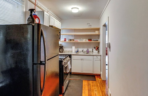 Hudson Apartment | Walk to Everything! Dtwn Hudson Apartment
