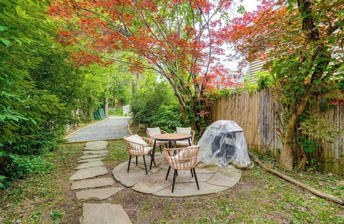 Hudson Apartment | Walk to Everything! Dtwn Hudson Apartment