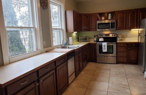 Historic Hill House | Walk to everything! Vacation convenience at its best.