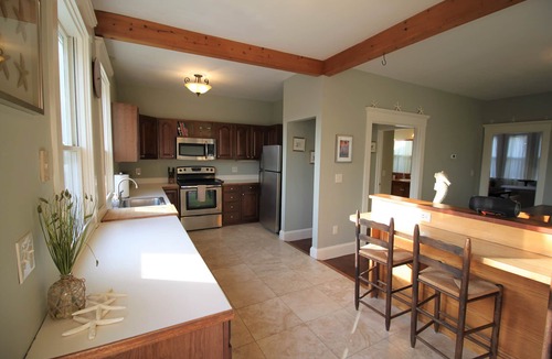 Historic Hill House | Walk to everything! Vacation convenience at its best.