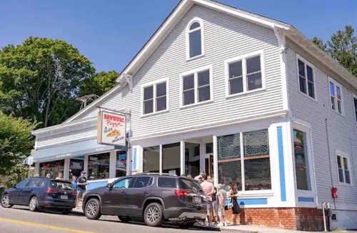 West Mystic House | Walk to Historic Downtown Mystic! Best Location—beach, marinas, eateries!