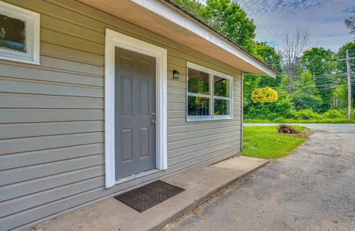 Schroon Lake Apartment | Walk to Main St & Schroon Lake! Cozy Upstate Gem