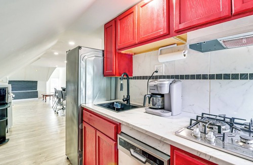 Arlington Heights House | Walk to Main St Stroudsburg! Pocono Townhome