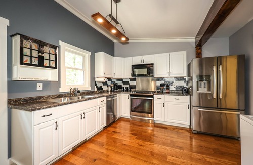 North Conway House | Walk to North Conway Village Shops, Dining & Fun