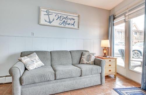 Old Orchard Beach Apartment | Walk to Old Orchard Pier: Cozy Beachfront Condo!