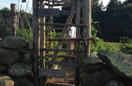 Chilmark House | Walk to private beach from beautiful Abels Hill house