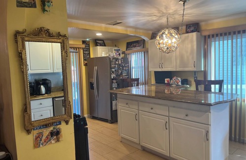 Rutherford House | Walk to Rutherford Transit - Near MetLife Stadium - Three Bedroom - Parking