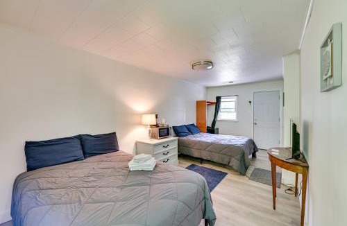 Schroon Lake Apartment | Walk to Schroon Lake! Studio w/Shared Fire Pit