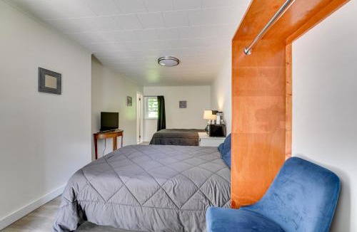 Schroon Lake Apartment | Walk to Schroon Lake! Studio w/Shared Fire Pit