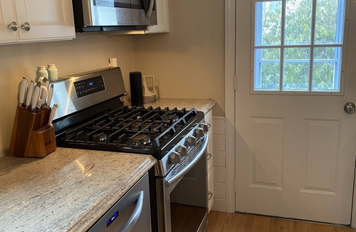 East Falmouth House | Walk to the beach from the cutest house ever!