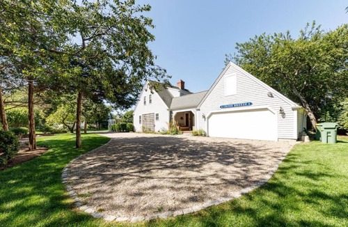 Brewster House | Walk to the Beach + Kayaks, Ping Pong, Bikes & Scooters