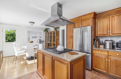 Newport East Cottage | Walk to the Beach - Serene Coastal Country Cottage
