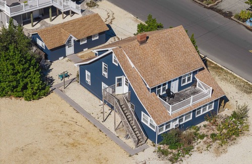 Surf City House | Walk to the Beach: Surf City Apartment w/Balcony