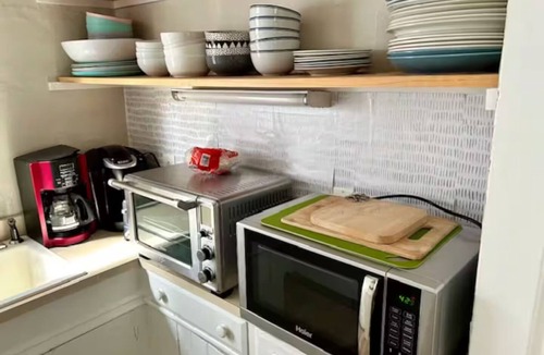Brunswick House | Walk to Town 4BR, 200yr old home! #1