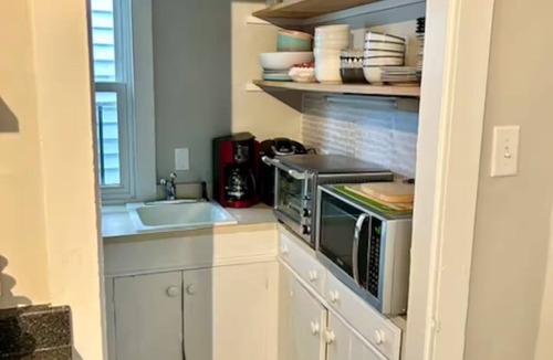Brunswick House | Walk to Town 4BR, 200yr old home! #1