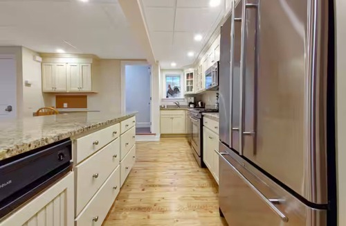 Popponesset Apartment | Walk to Water/Popponesset- Private Apartment