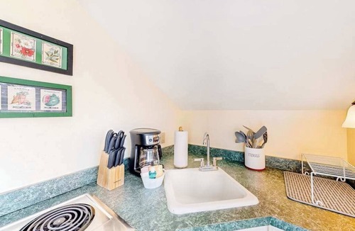 Vineyard Haven Apartment | Walk-up apartment with deck & grill - walk to beach & town