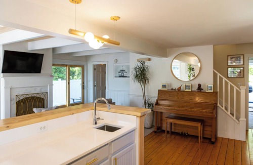 Tisbury House | Walk your way into Vineyard Haven from Walker Way!