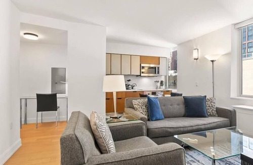 Sutton Place Apartment | Walkable Midtown East 1BR w. Outdoor Kitchen & Grilling Onsite