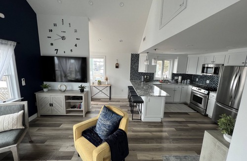 Tisbury Apartment | Walking-distance to town, shops, restaurants & ferry!