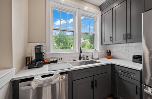 Waterville Valley House | Wanderlust - New 2026 Ski Townhome - Walk to Town Square - Game Loft & Bar
