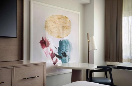 White Plains Hotel | Warm and Comfortable Pets Allowed Two Queen Room w/ Pool and Airport Shuttle