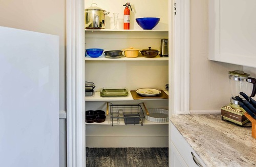 Warren Apartment | Warren Vacation Rental, Walk to Warren Town Beach