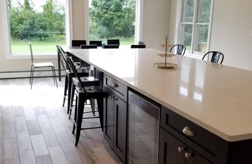 Circleville House | Warwick Hilltop Retreat