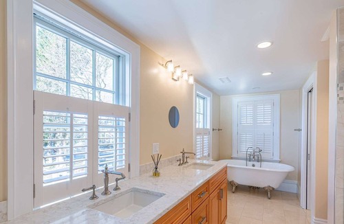 Amesbury House | Watch Eagles Soar at RiverBend: Waterfront Luxury suites, gourmet kitchen Fast WiFi