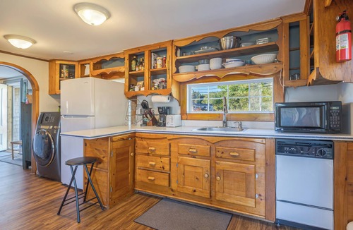 Tremont Cottage | Water front, 2-bedroom cottage in Bass Harbor perfect for a relaxing getaway