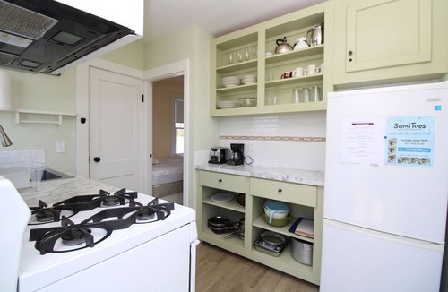 North Truro Cottage | Water Front Days Cottage #15 (2255)