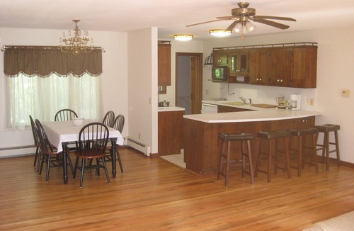 North Sea House | Water Mill Hidden Gem! Heated Pool, CAC, Pet-Friendly, Minutes to everything!