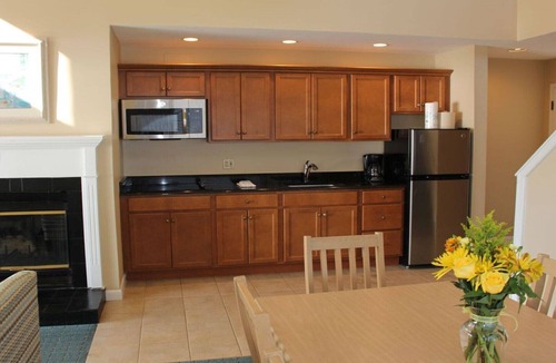Westbrook Center Resort | Water's Edge Resort and spa w indoor and outdoor pool and beach. Condo Sleeps 4