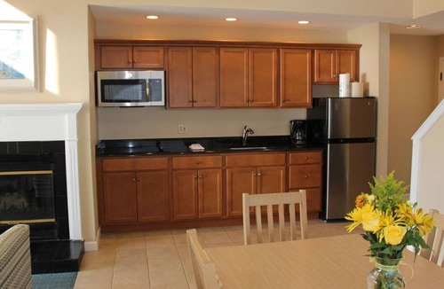 Westbrook Center Condo | Water's Edge Resort and spa w indoor and outdoor pool and beach. Condo Sleeps 6