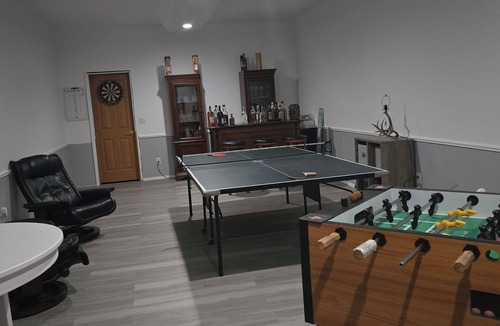 Fort Edward Apartment | Waterfront 2 Bedroom Apartment. With private yard in Queensbury with AC, Wi-Fi