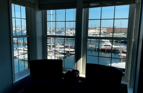 Fifth Ward Condo | Waterfront 3B 3B on Newport Harbor and Thames St. nJuly 18-25