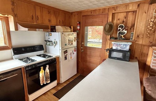 Sebago House | Waterfront 4 Bedroom 2 Bath on Barker Pond in Sebago