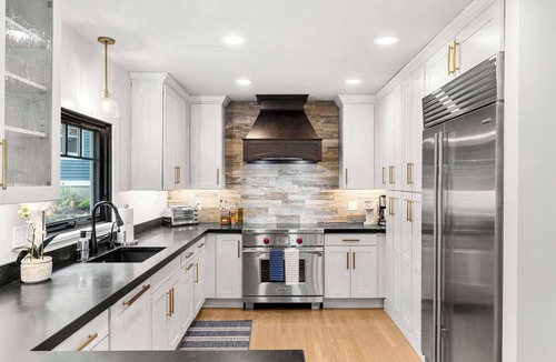 Portsmouth House | Waterfront | 5BR | Portsmouth | Luxury Home | AC
