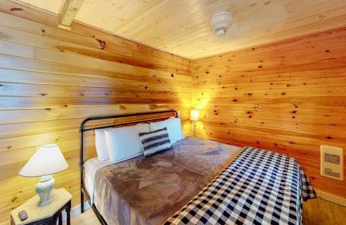 Franklin House | Waterfront A-frame on George's Pond with views, private dock, beach, kayaks, SUP