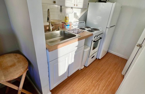 Northport Cottage | Waterfront Beach Cottage Studio Sunsets Private 90 mins MetLife