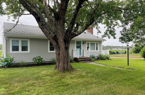 West Dennis House | Waterfront! Beautiful River views! Kayaks, deck, porch, fire pit!