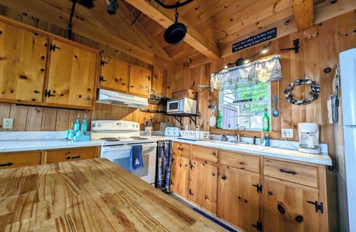 Sullivan House | Waterfront Cabin w/Kayaks & Fire Pit on Flanders Pond