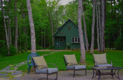 Eddington Cabin | Waterfront cabin with gorgeous bluff views