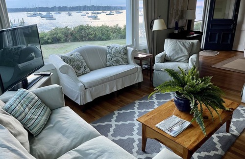 West Ferry House | Waterfront Cape, Beautiful Sunsets, Private Beach. The perfect winter rental.