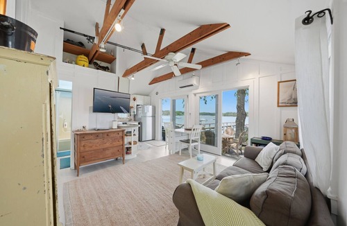 West Dennis Cottage | Waterfront Cape Cottage w/Private Beach Access