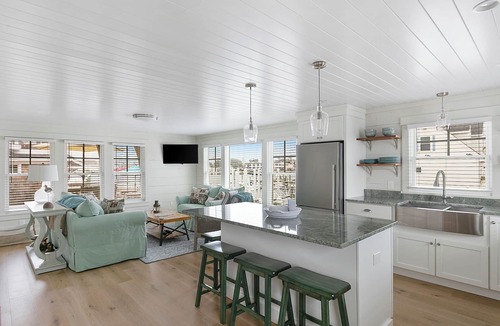 Jerusalem Cottage | Waterfront Cottage ! On Skip's Dock, Jerusalem RI !