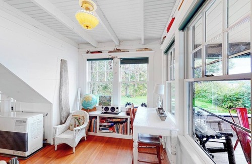 Cushing House | Waterfront dog-friendly cottage with amazing views, deck, grill, & washer/dryer