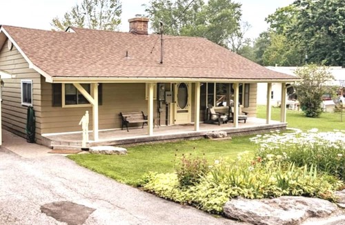 Norland Cottage | Waterfront Family Cottage with Hot Tub on Gull River, Ontario