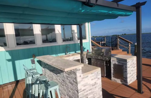 Freeport House | Waterfront Getaway Just 40 Min from Manhattan!